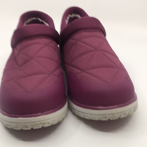LL Bean Womens's Ultralight PrimaLoft Waterproof Slip-Ons Size 7 Berry Color - Picture 11 of 16